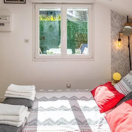 Smart Casa + Terrasse Parking Gratuit 24/24 * Pau